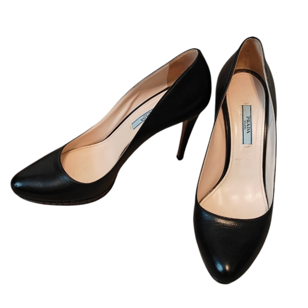 PRADA Almond Toe Pumps in Saffiano Leather Black Size 39